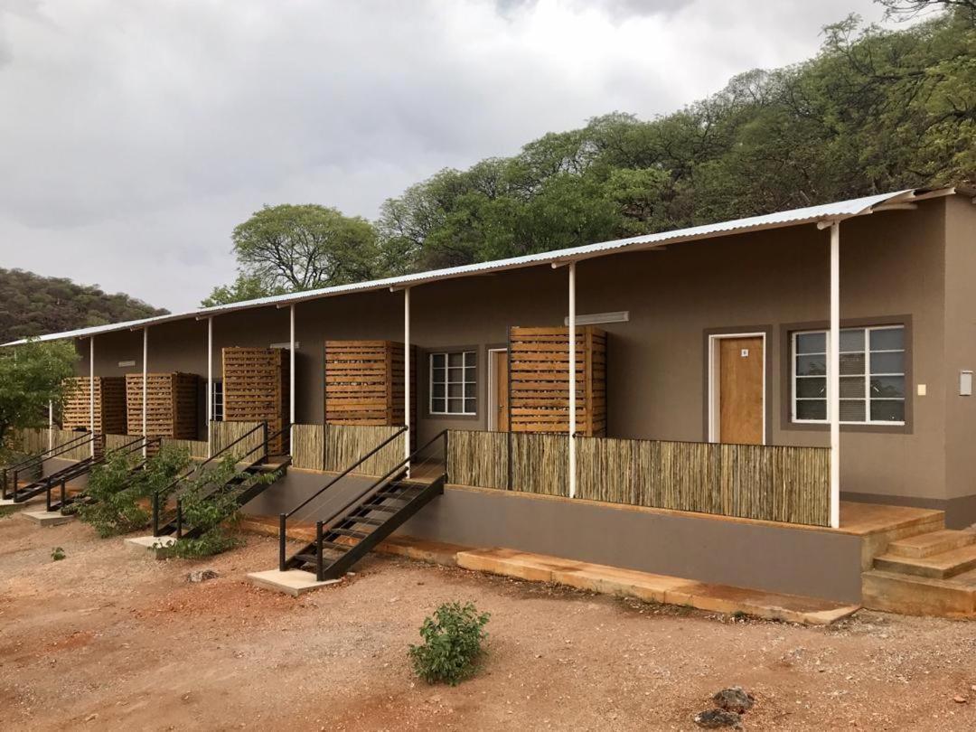 Kifaru Bush Camp 호텔 아웃조 객실 사진